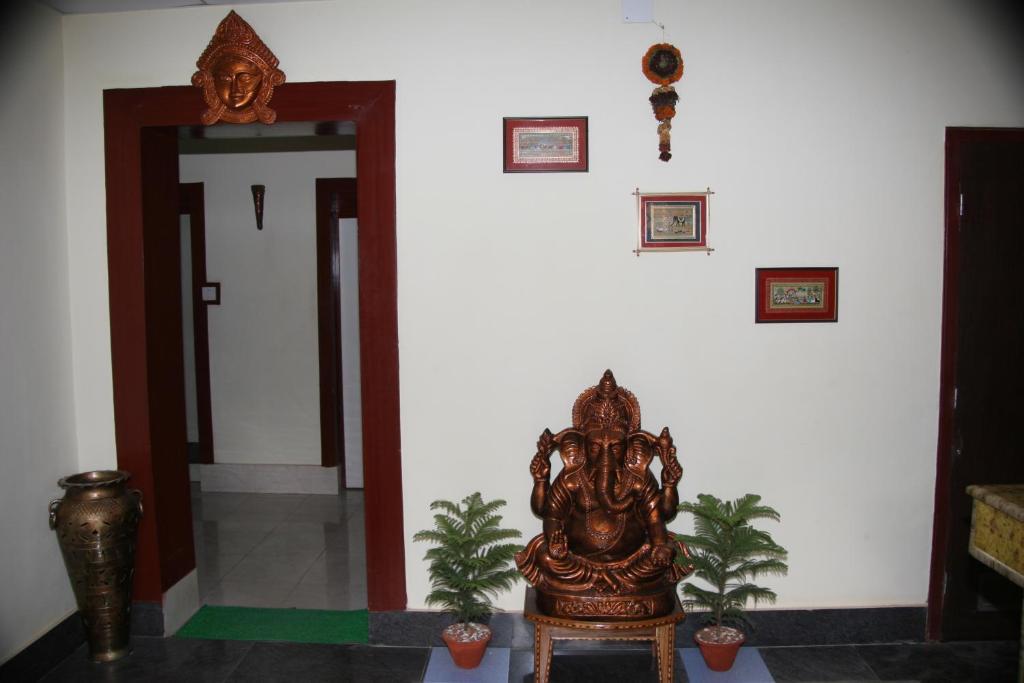 Hotel Maa Kamakhya Пури Экстерьер фото